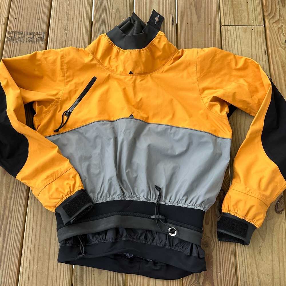 Men’s L Lotus Designs dry top